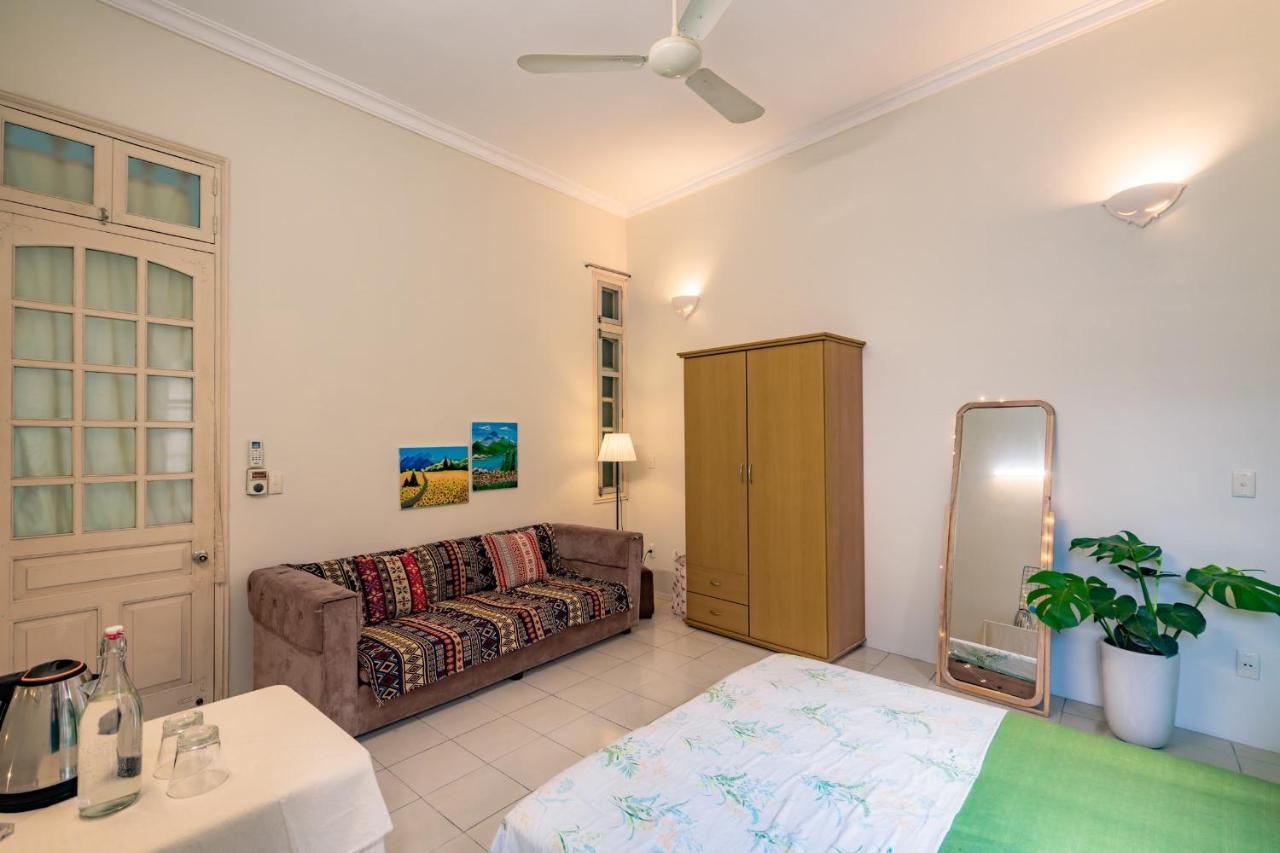 Bed & Breakfast Chu Nhat Cafe & Homestay - So 1 Ngach 38 Ngo 5 Tu Hoa, Tay Ho - Co So 2 *