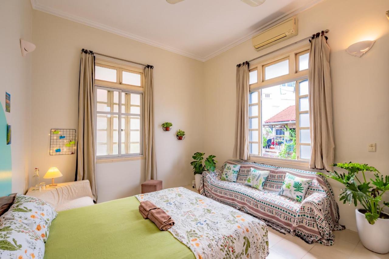 Chu Nhat Cafe & Homestay - So 1 Ngach 38 Ngo 5 Tu Hoa, Tay Ho - Co So 2 Bed & Breakfast *