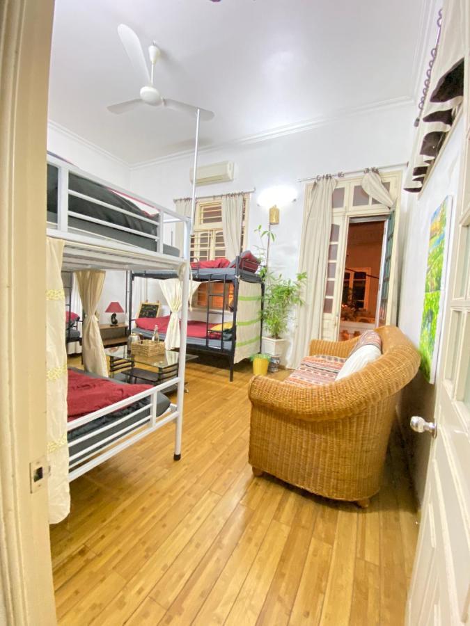 Chu Nhat Cafe & Homestay - So 1 Ngach 38 Ngo 5 Tu Hoa, Tay Ho - Co So 2 Bed & Breakfast *